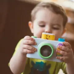 Jaki aparat fotograficzny dla dziecka? Wybierz mądrze, uniknij rozczarowań