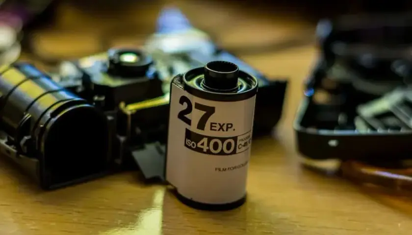 Jak wywołać zdjęcia z aparatu jednorazowego Kodak - krok po kroku